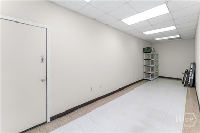Flex space with multiple offices, break room, 2 restrooms and - photo 5