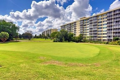 Beautifully well maintained condo by the owners. Great location - photo 8