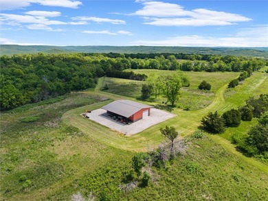 This premier 960-acre Northwest Arkansas property features - photo 1