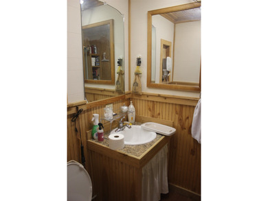 This older single wide trailer has been beautifully kept! Comes - photo 11