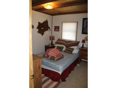 This older single wide trailer has been beautifully kept! Comes - photo 12