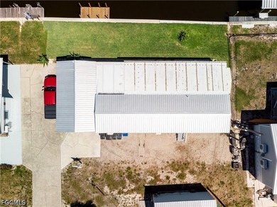 Waterfront opportunity in Flamingo Bay! This newly renovated - photo 2