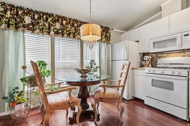 HONEY STOP THE CAR!!! THIS IS THE ONE! This property is the best - photo 3