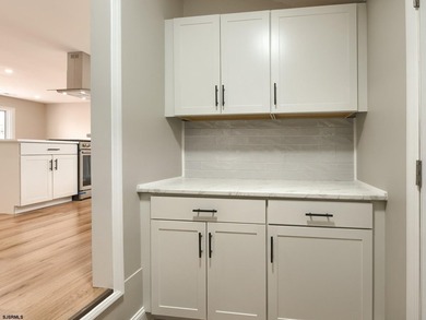 Welcome home on Hamilton. This fully remodeled and somewhat - photo 25