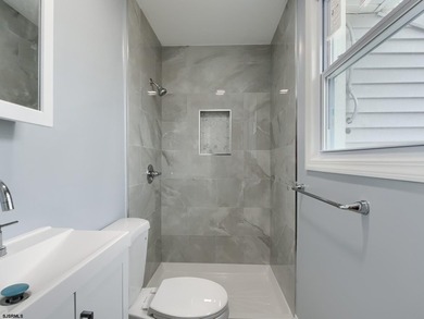 Welcome home on Hamilton. This fully remodeled and somewhat - photo 32