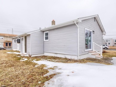 Welcome home on Hamilton. This fully remodeled and somewhat - photo 42