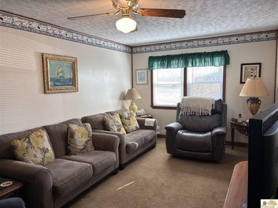 Escape to the lake with this charming 2 bedroom, 2 bathroom - photo 4