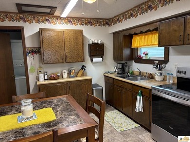 Escape to the lake with this charming 2 bedroom, 2 bathroom - photo 6