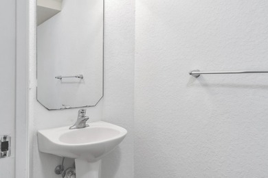 This beautifully maintained 3-bedroom, 2-bathroom end-unit - photo 12