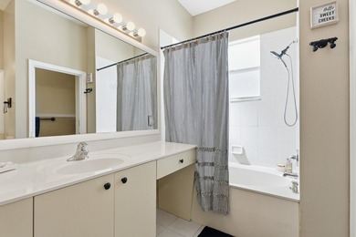 BEST PRICE IN PORTOFINO SHORES. Spacious 4 Bdrm Home In - photo 23