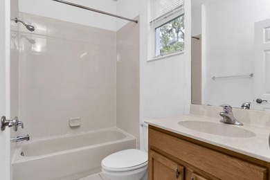 This beautifully maintained 3-bedroom, 2-bathroom end-unit - photo 25