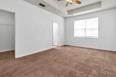 This beautifully maintained 3-bedroom, 2-bathroom end-unit - photo 31