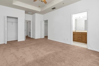 This beautifully maintained 3-bedroom, 2-bathroom end-unit - photo 32