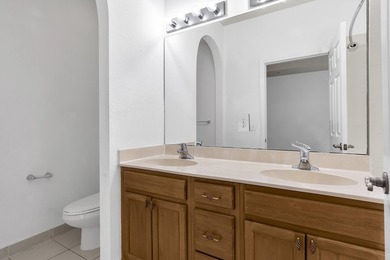 This beautifully maintained 3-bedroom, 2-bathroom end-unit - photo 36