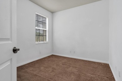 This beautifully maintained 3-bedroom, 2-bathroom end-unit - photo 40
