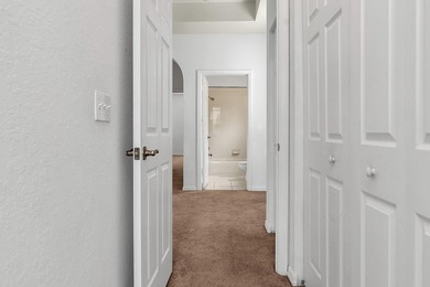 This beautifully maintained 3-bedroom, 2-bathroom end-unit - photo 45