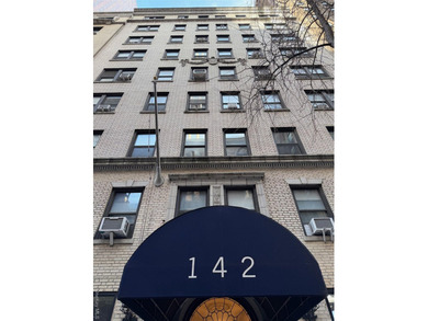 Experience the timeless elegance of Manhattan's pre-war - photo 3