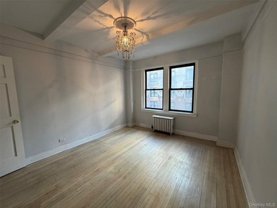 Experience the timeless elegance of Manhattan's pre-war - photo 7