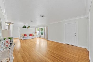 Meticulously maintained and move-in ready, this 3 bedroom + den - photo 11