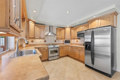 Meticulously maintained and move-in ready, this 3 bedroom + den - photo 15