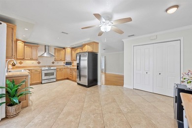 Meticulously maintained and move-in ready, this 3 bedroom + den - photo 19