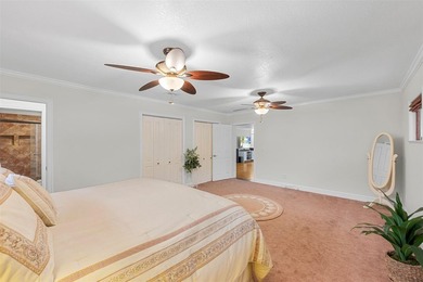 Meticulously maintained and move-in ready, this 3 bedroom + den - photo 25