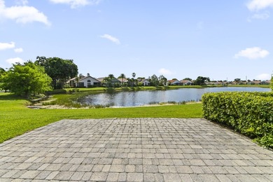 Welcome to a beautifully bright and thoughtfully updated Boynton - photo 2
