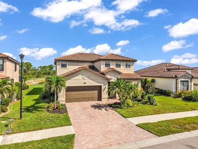Skip the construction delays & move right into this beautifully - photo 3