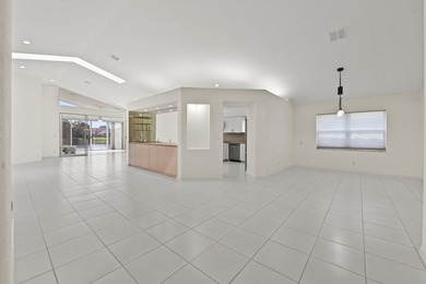 Welcome to a beautifully bright and thoughtfully updated Boynton - photo 6
