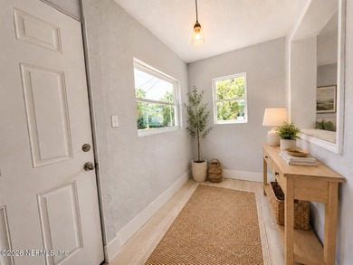 Why rent when you can own? This thoughtfully updated 2-bedroom - photo 4