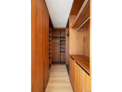 An expansive waterfront Tribeca home just completed a high-end - photo 20