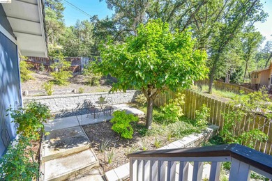 LAKEFRONT LIVING, WITH SWEEPING, PANORAMIC LAKE & MOUNTAIN - photo 36