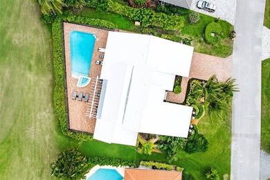 Nestled on a quiet cul-de-sac within the prestigious Seagate - photo 40