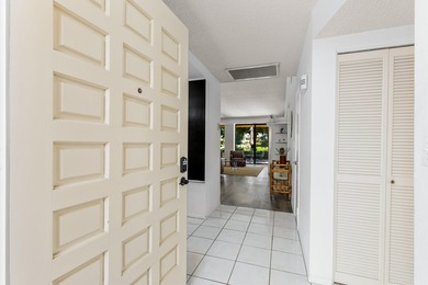 Welcome to this turnkey, furnished, and perfectly positioned - photo 8