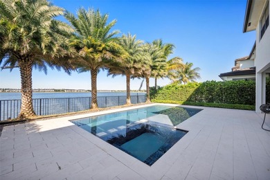 (private lake, pond, coastal) Home For Sale in Miami Lakes Florida