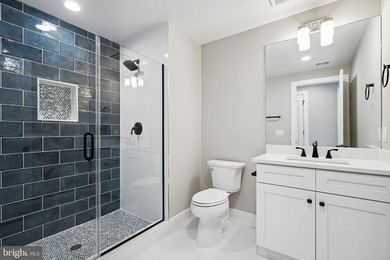 *** TO BE BUILT NEW CONSTRUCTION***Exceptional Water View Custom - photo 27