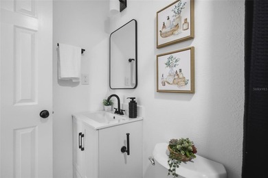 This beautifully updated Tampa home is ready for immediate - photo 31
