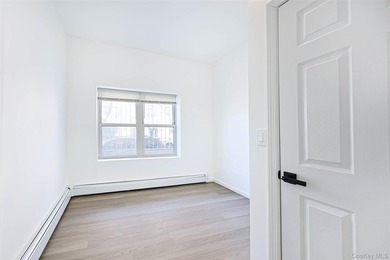 Great investment opportunity in the Bronx with low annual taxes - photo 2