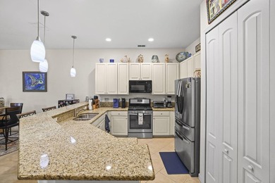Welcome to this beautiful townhome in the desirable St. Andrews - photo 7