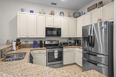 Welcome to this beautiful townhome in the desirable St. Andrews - photo 10