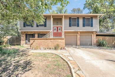 Lake Arlington Home Active Under Contract in Arlington Texas