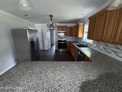 PRICE REDUCTION! You will not want to miss out on this charming - photo 3