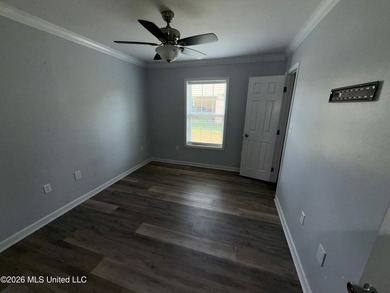 PRICE REDUCTION! You will not want to miss out on this charming - photo 4