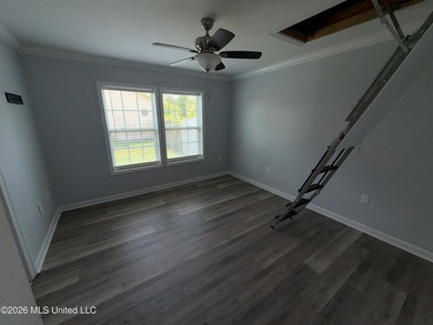 PRICE REDUCTION! You will not want to miss out on this charming - photo 6
