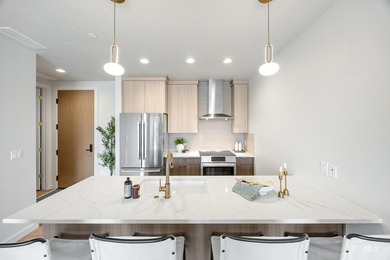 Open Weds & Sat 12-2! Residence 210 at The Murray - Discover - photo 12