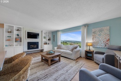 Stunning Valley Views & Coastal Convenience. This immaculate - photo 12