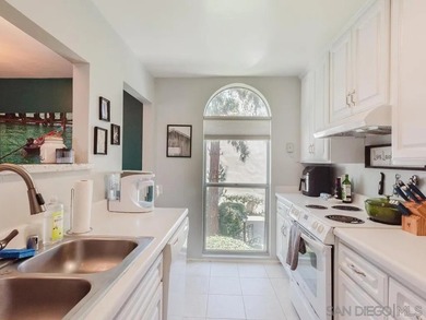 THIS IS A MUST SEE! Beautiful turnkey ready for move-in 1 Bed, 1 - photo 12