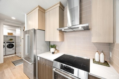 Open Weds & Sat 12-2! Residence 210 at The Murray - Discover - photo 13