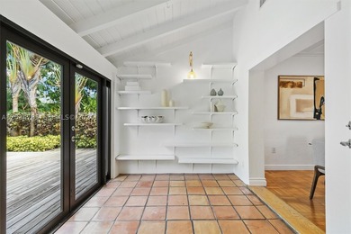 Tropical Retreat in the Heart of Miami Beach! Experience the - photo 17