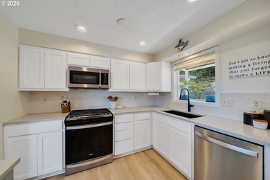 Stunning Valley Views & Coastal Convenience. This immaculate - photo 18